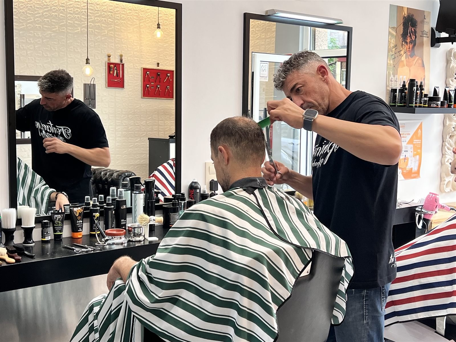 Corte de pelo con tijera y peine